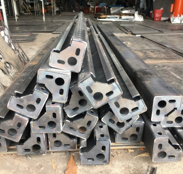 Gia công khung gầm, nội thất thang máy giá rẻ