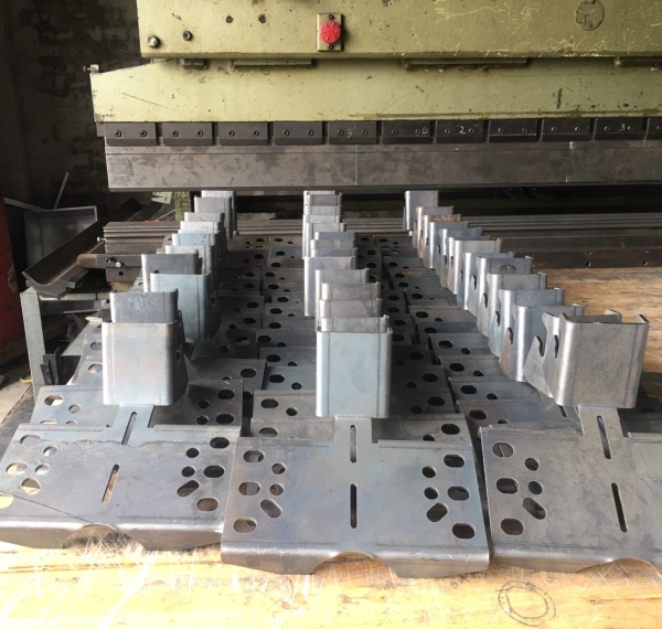 Cắt lazer chấn ráp theo yêu cầu